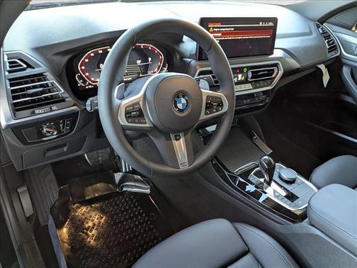 2025 BMW X4 xDrive30i