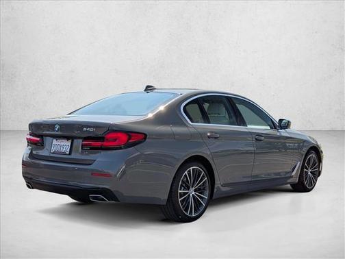 2022 BMW 540 i