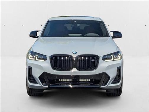 2025 BMW X4 M40i