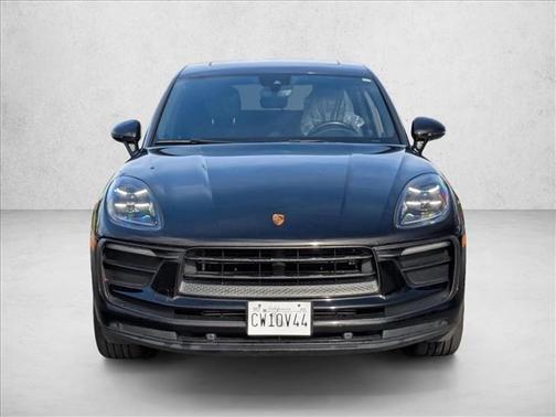 2022 Porsche Macan Base