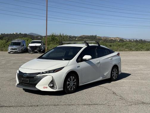 Blizzard Pearl 2020 Toyota Prius Prime Limited