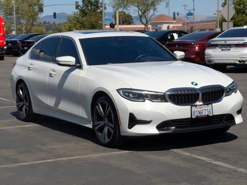 2021 BMW 330 i