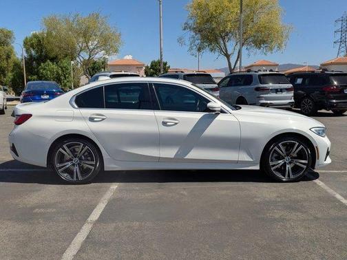 2021 BMW 330 i