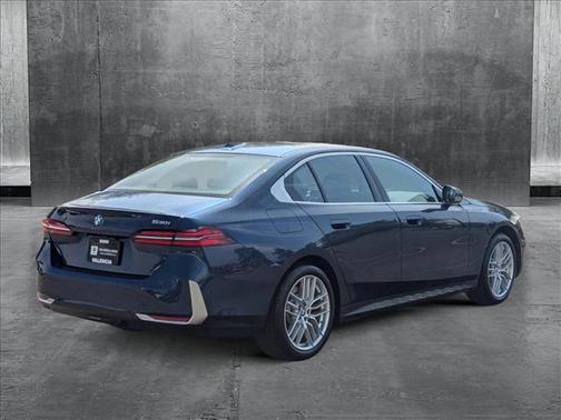 2025 BMW 530 i