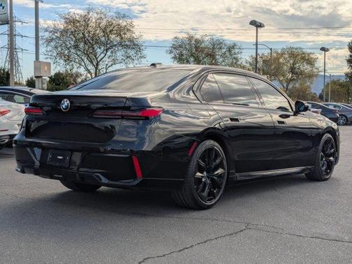 2023 BMW 740 i