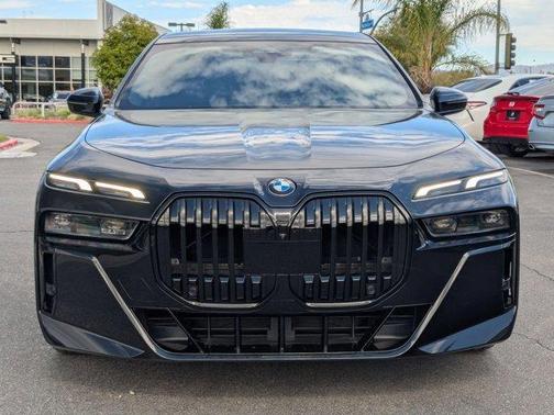 2023 BMW 740 i