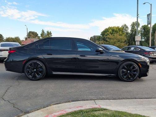 2023 BMW 740 i