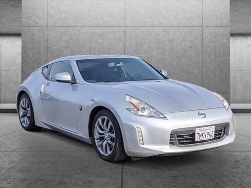 Photo 3 of 15 of 2013 Nissan 370Z Base