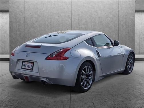 Photo 5 of 15 of 2013 Nissan 370Z Base