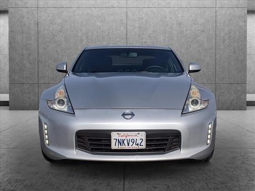 Photo 2 of 15 of 2013 Nissan 370Z Base