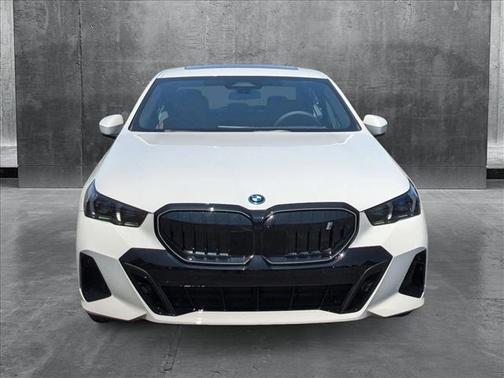 2025 BMW i5 eDrive40