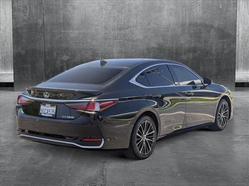2023 Lexus ES 300h