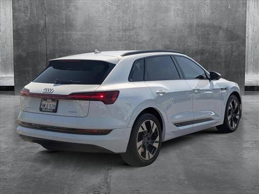 2021 Audi e-tron Premium