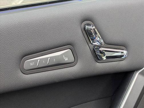 2025 BMW iX M60
