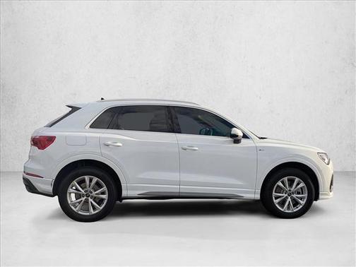 2024 Audi Q3 45 S line Premium