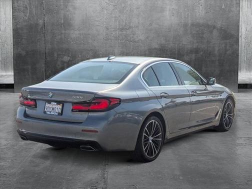 2022 BMW 530 i