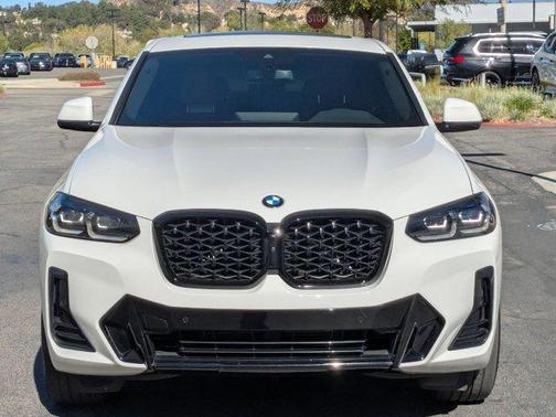 2023 BMW X4 xDrive30i