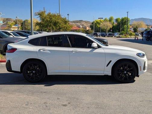 2023 BMW X4 xDrive30i