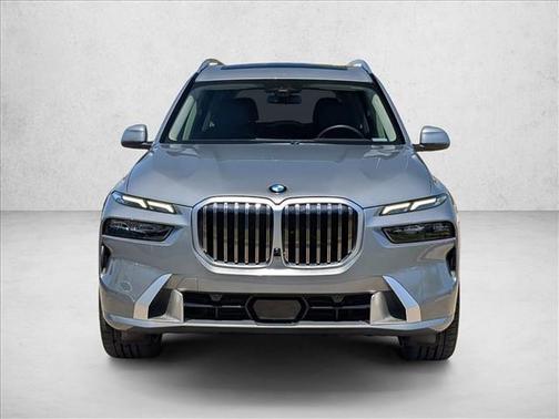 Gray Metallic 2024 BMW X7 xDrive40i