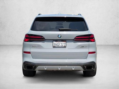 Gray Metallic 2024 BMW X5 xDrive40i