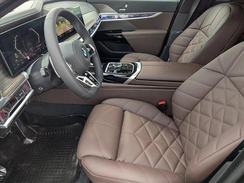 2026 BMW 740 i xDrive
