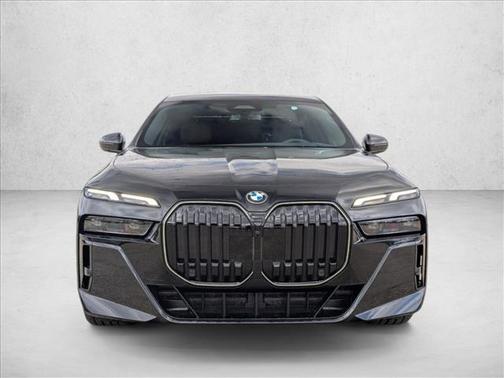 2026 BMW 740 i xDrive
