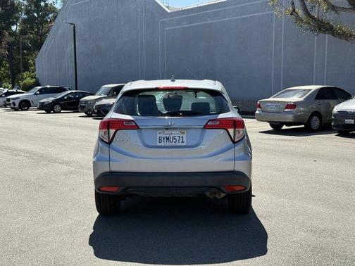 Lunar Silver Metallic 2022 Honda HR-V LX