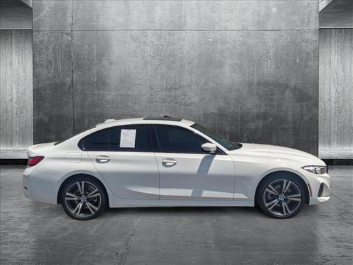 2023 BMW 330 i