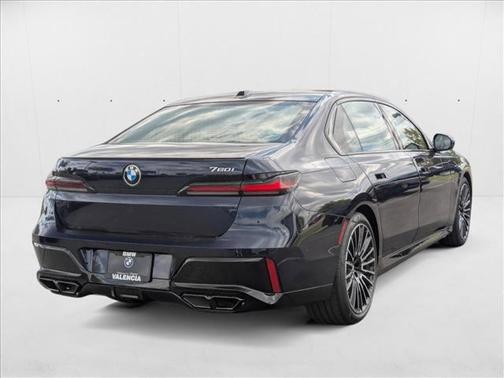 2025 BMW 760 760i xDrive