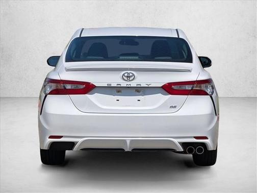 Super White 2018 Toyota Camry SE