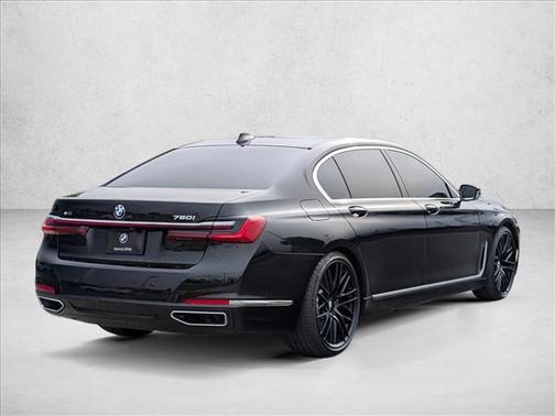 Black Sapphire Metallic 2022 BMW 750 i xDrive