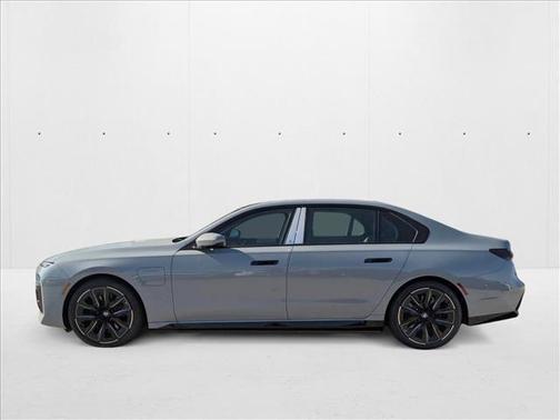 2025 BMW 750e xDrive