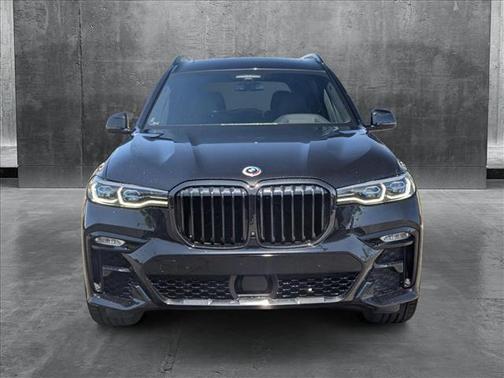 2022 BMW X7 M50i