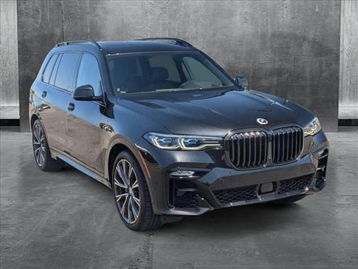 2022 BMW X7 M50i