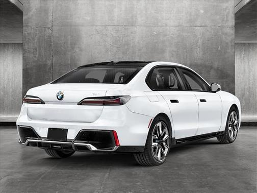 2025 BMW 740 i