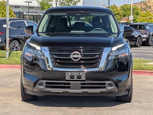 Black 2024 Nissan Pathfinder S