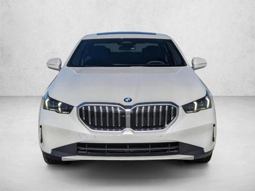 Mineral White Metallic 2026 BMW 530 i
