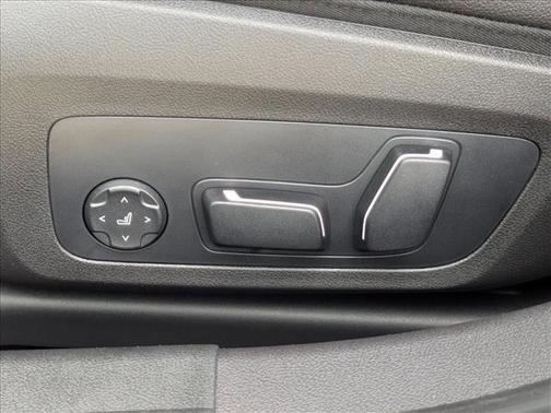 2025 BMW 330 i