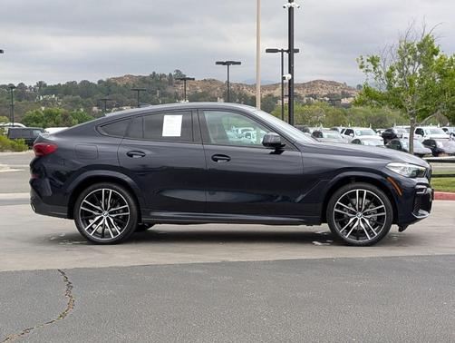 Carbon Black Metallic 2023 BMW X6 xDrive40i