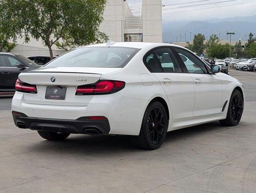 Alpine White 2023 BMW 540 i