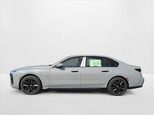2025 BMW 750e xDrive