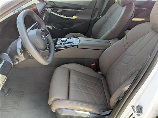 2025 BMW 530 i