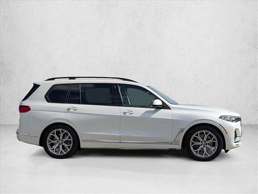 Mineral White Metallic 2020 BMW X7 xDrive40i