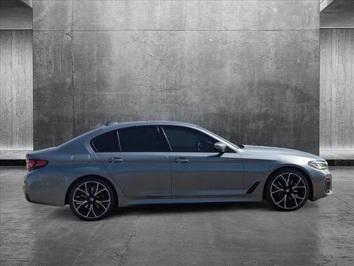 2022 BMW 530 i