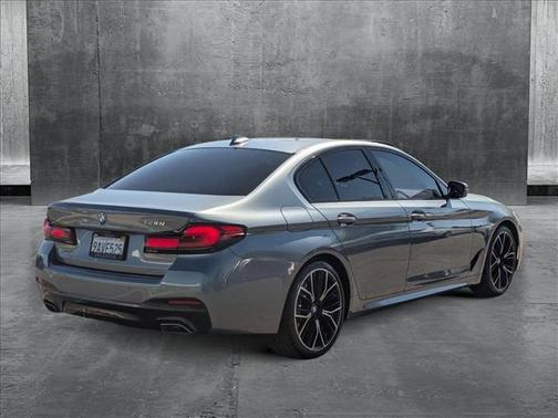 2022 BMW 530 i