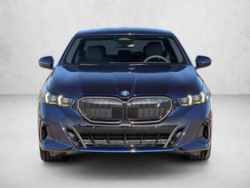 Tanzanite Blue II Metallic 2026 BMW i5 eDrive40