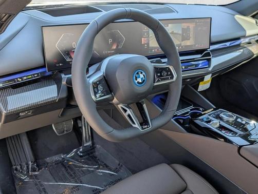 Tanzanite Blue II Metallic 2026 BMW i5 eDrive40