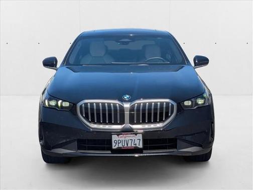 2025 BMW 530 i