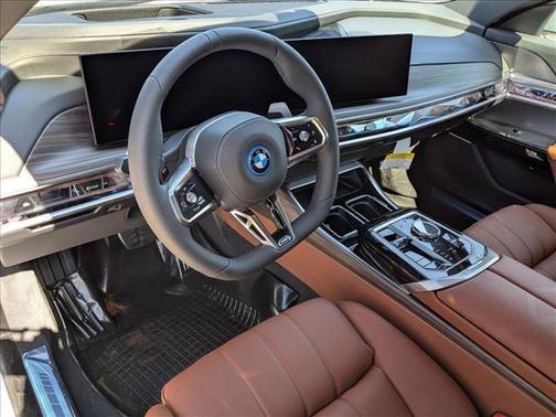 2026 BMW 750e xDrive