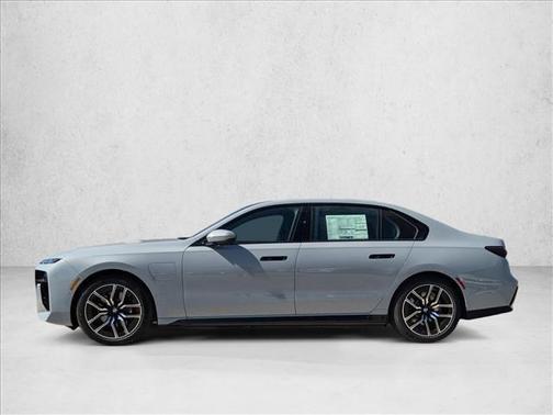 2026 BMW 750e xDrive